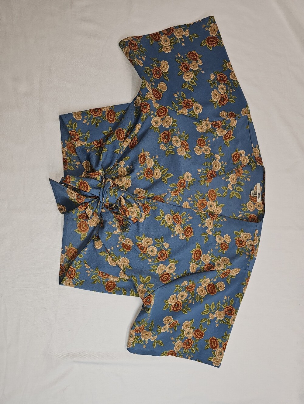 Muse Blue Floral Tie-Front Crop Blouse